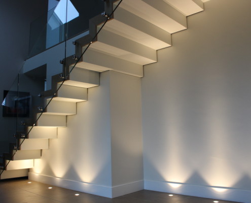 modern oak cantilevered staircase